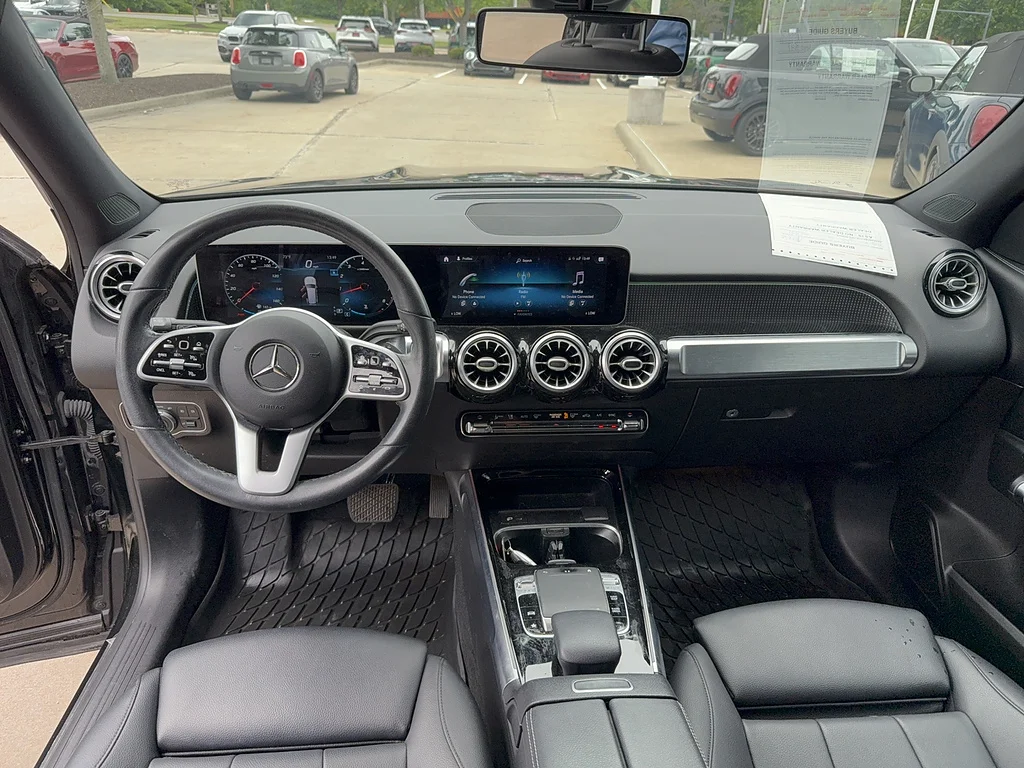 Used 2020 Cosmos Black Metallic Mercedes-Benz GLB 250 4MATIC® image 7