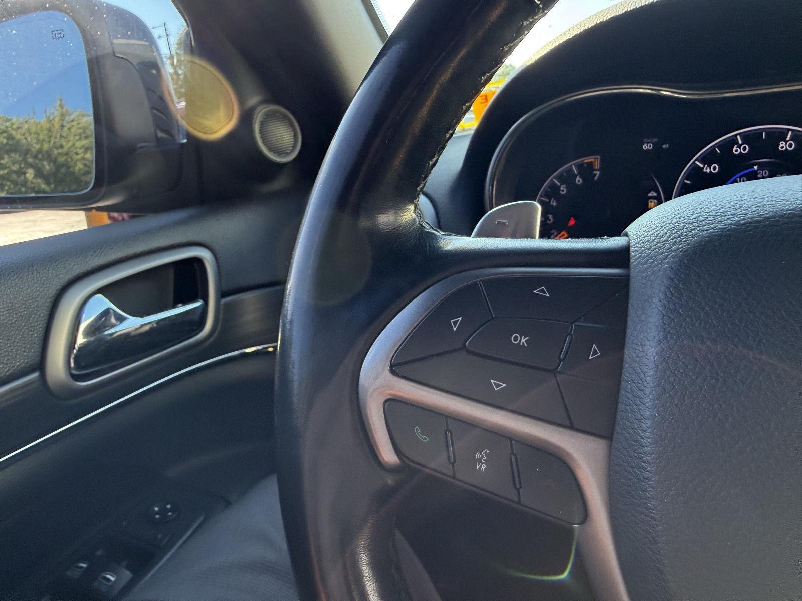 Used 2020 Diamond Black Crystal Pearlcoat Jeep Limited X image 11