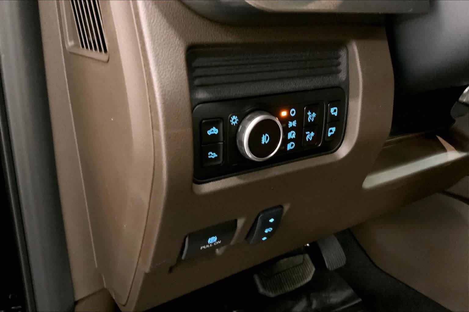 New 2026 Agate Black Metallic Ford F-350® King Ranch® image 18