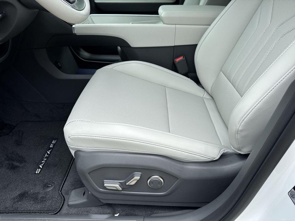 New 2026 White Hyundai SEL FWD image 14