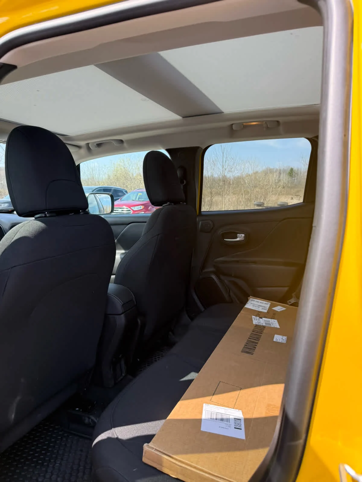 Used 2023 Solar Yellow Clearcoat Jeep Latitude image 6