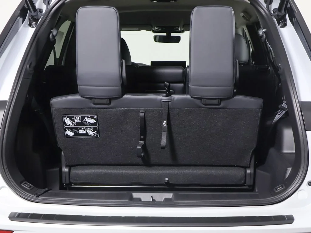 New 2026 White Mitsubishi SE image 17