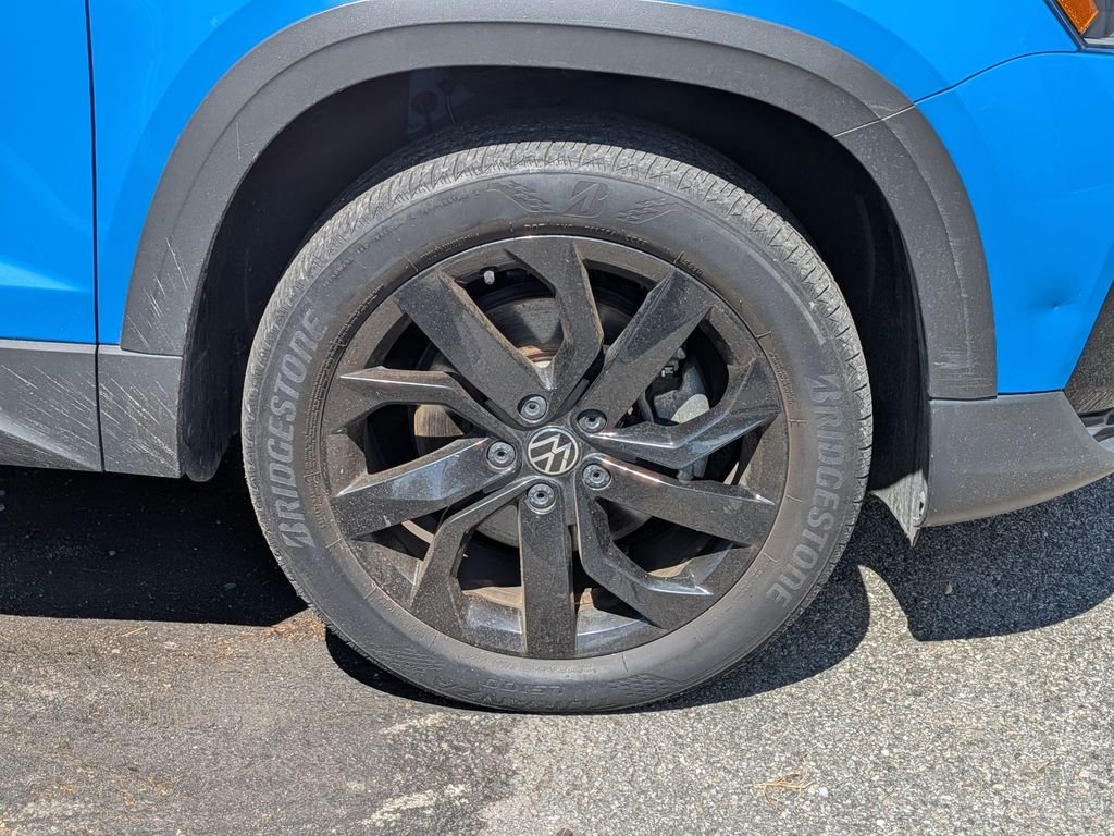 Certified Used 2023 Blue Volkswagen 1.5T SE image 10