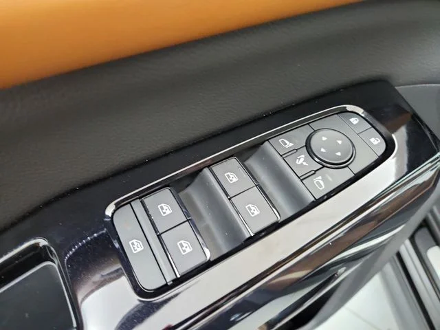 New 2026 Black Nissan Platinum image 40
