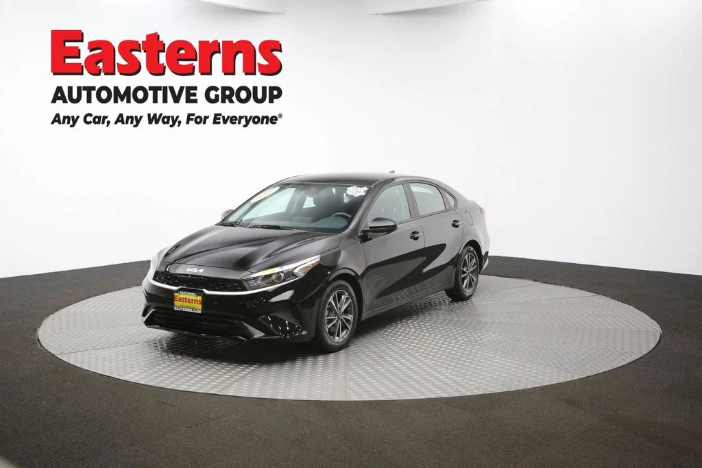 Used 2022 Black Kia LXS image 52