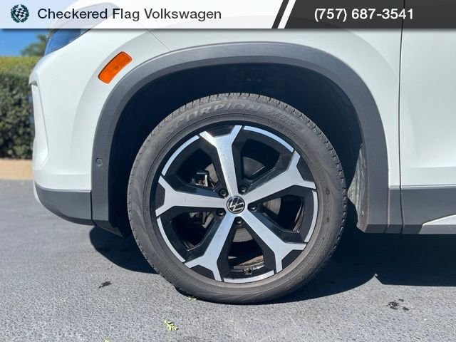 Used 2025 Pure White Volkswagen 2.0T SE image 5