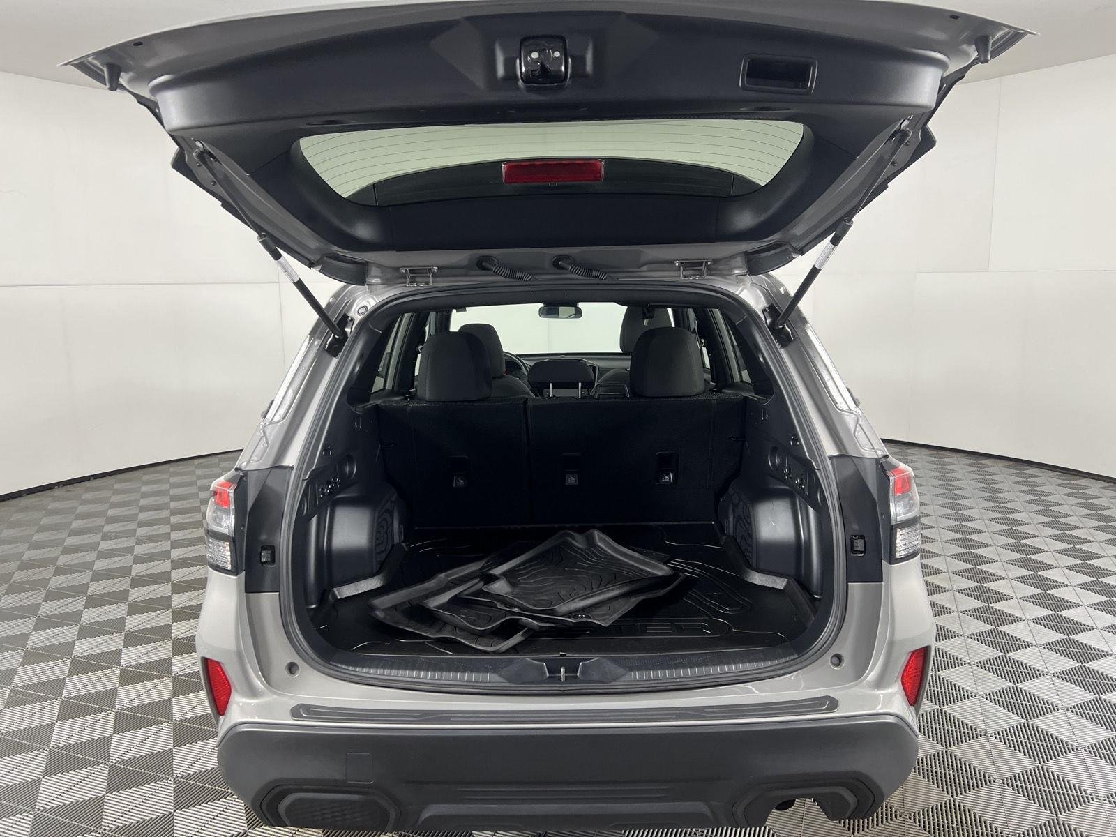 Used 2025 River Rock Pearl Subaru Premium image 48