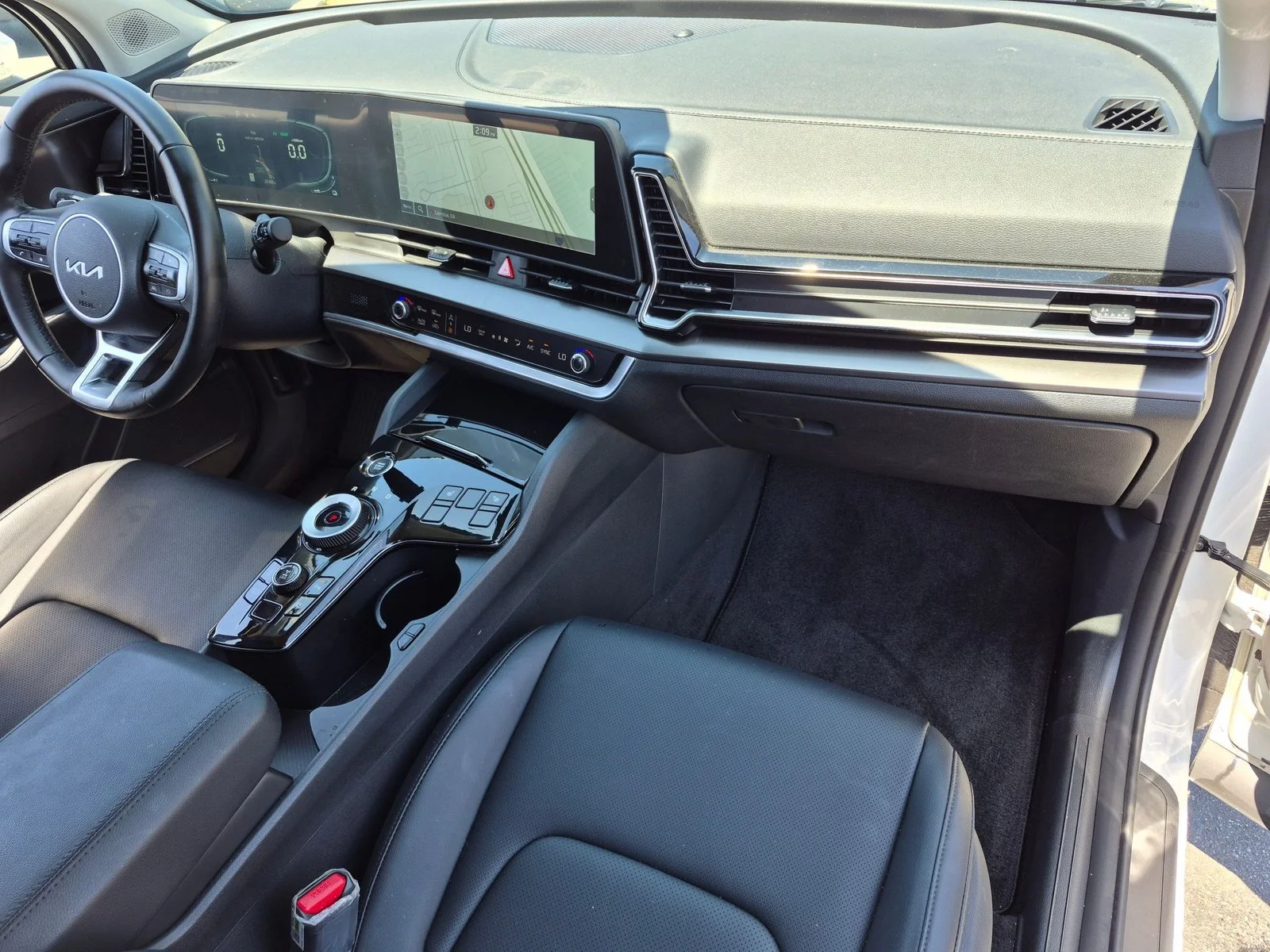 Used 2025 Snow White Pearl Kia EX image 19