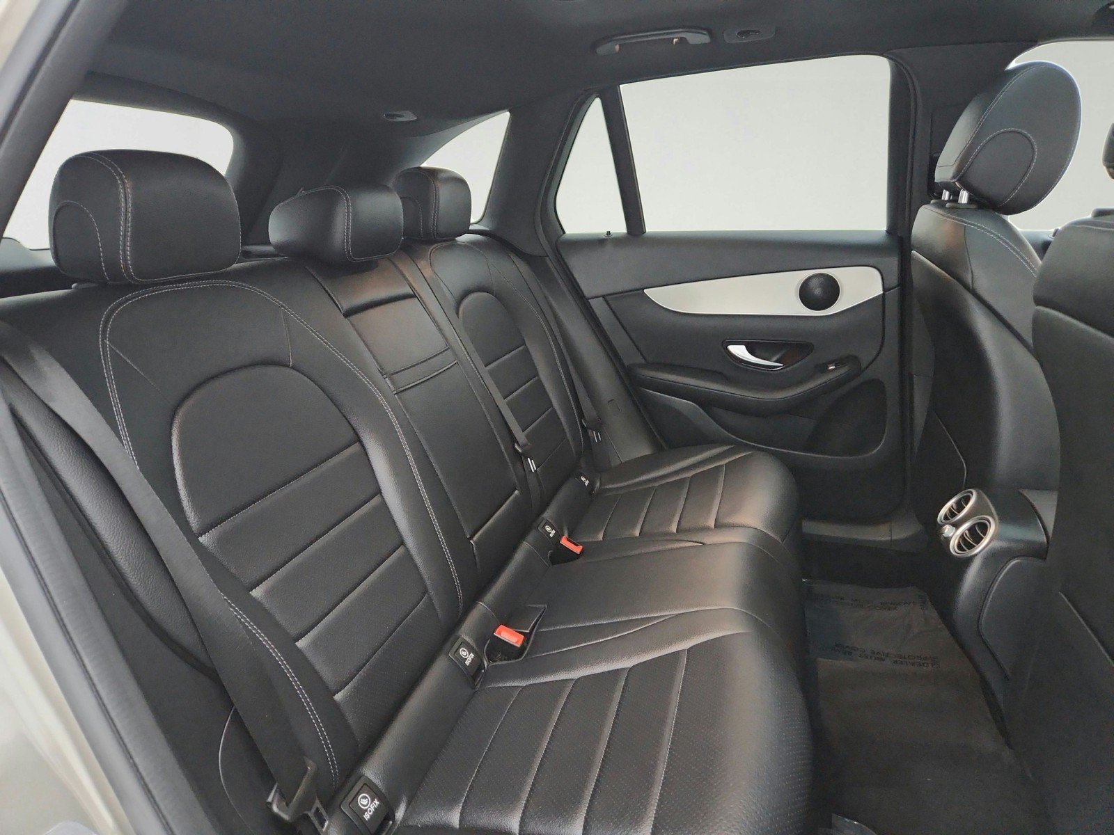 Used 2021 Mojave Silver Metallic Mercedes-Benz GLC 300 image 33