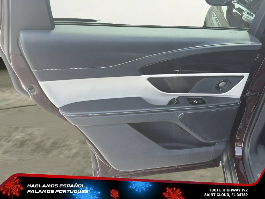 Used 2024 Red Lincoln Premiere image 24