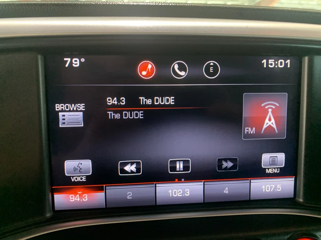 Used 2015 Summit White GMC SLE image 18