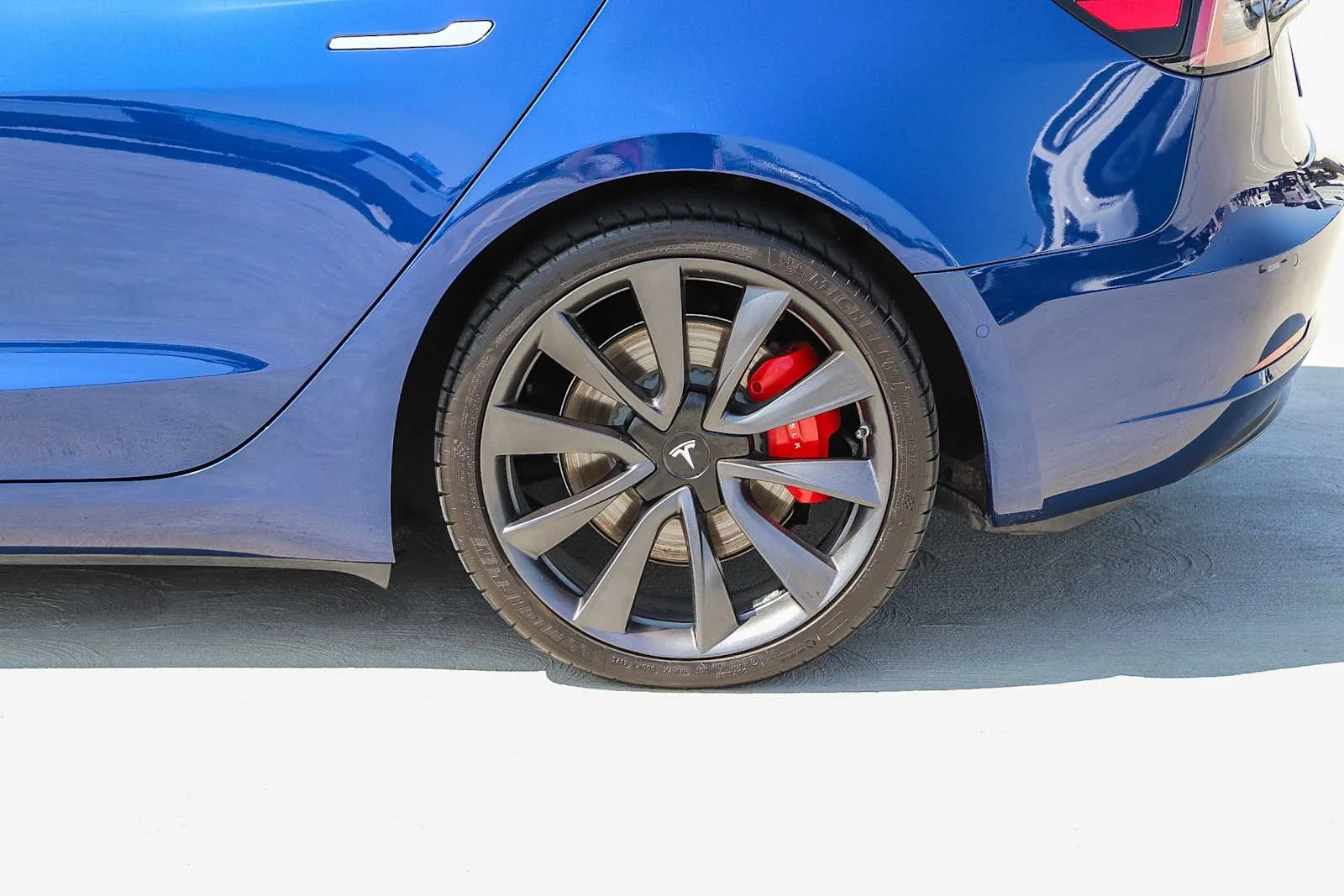 Used 2020  Tesla Performance image 12