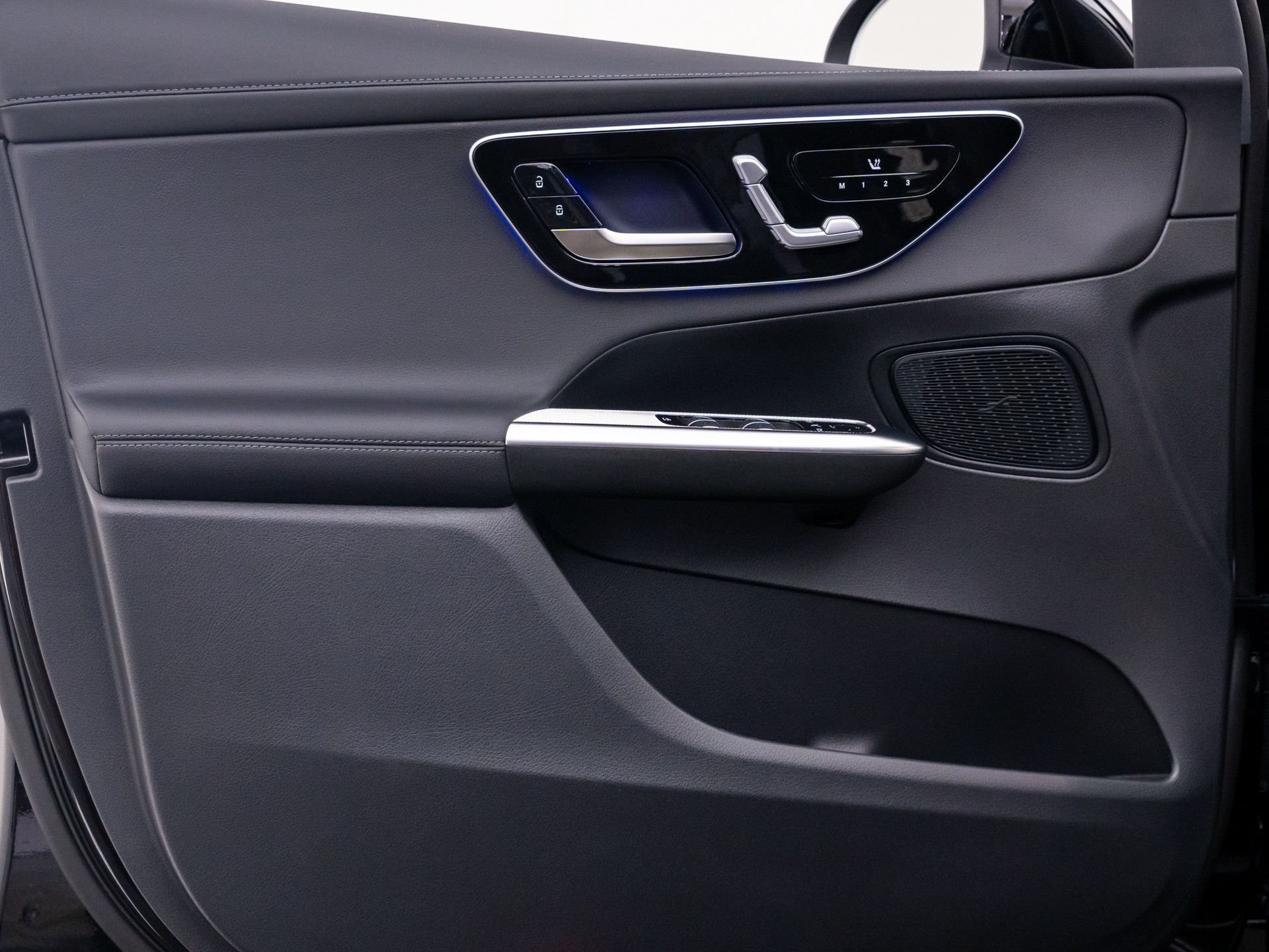 New 2026 Black Mercedes-Benz GLC 300 image 14