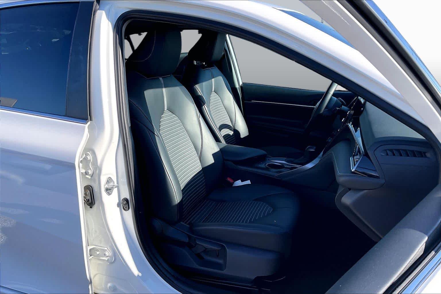 Used 2021 Super White Toyota SE image 9
