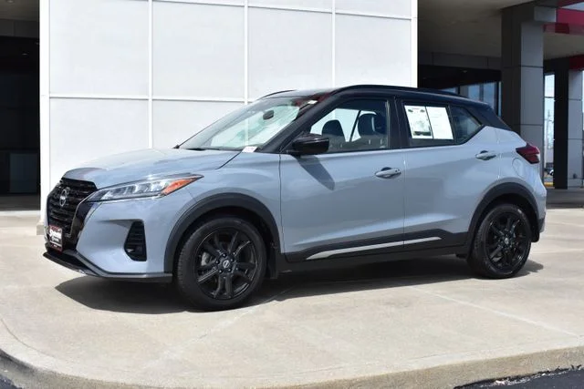 Used 2023 Gray Nissan SR image 2