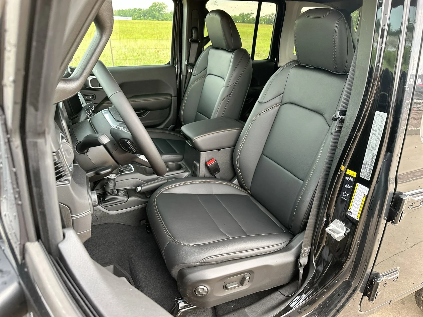 2025 Jeep Wrangler 4-Door Sahara - Photo 11