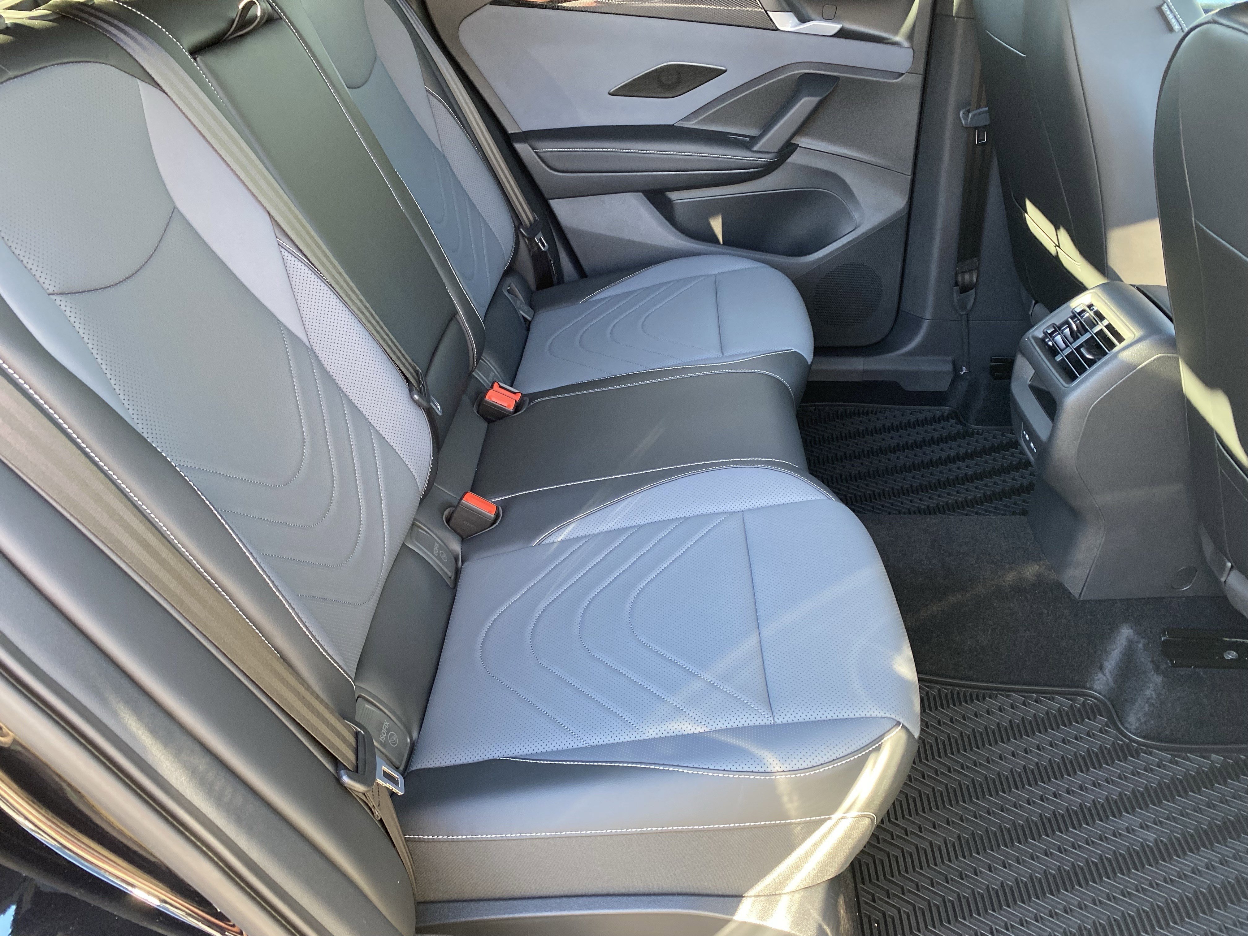 2026 Volkswagen Tiguan SE R-LINE BLACK - Photo 9