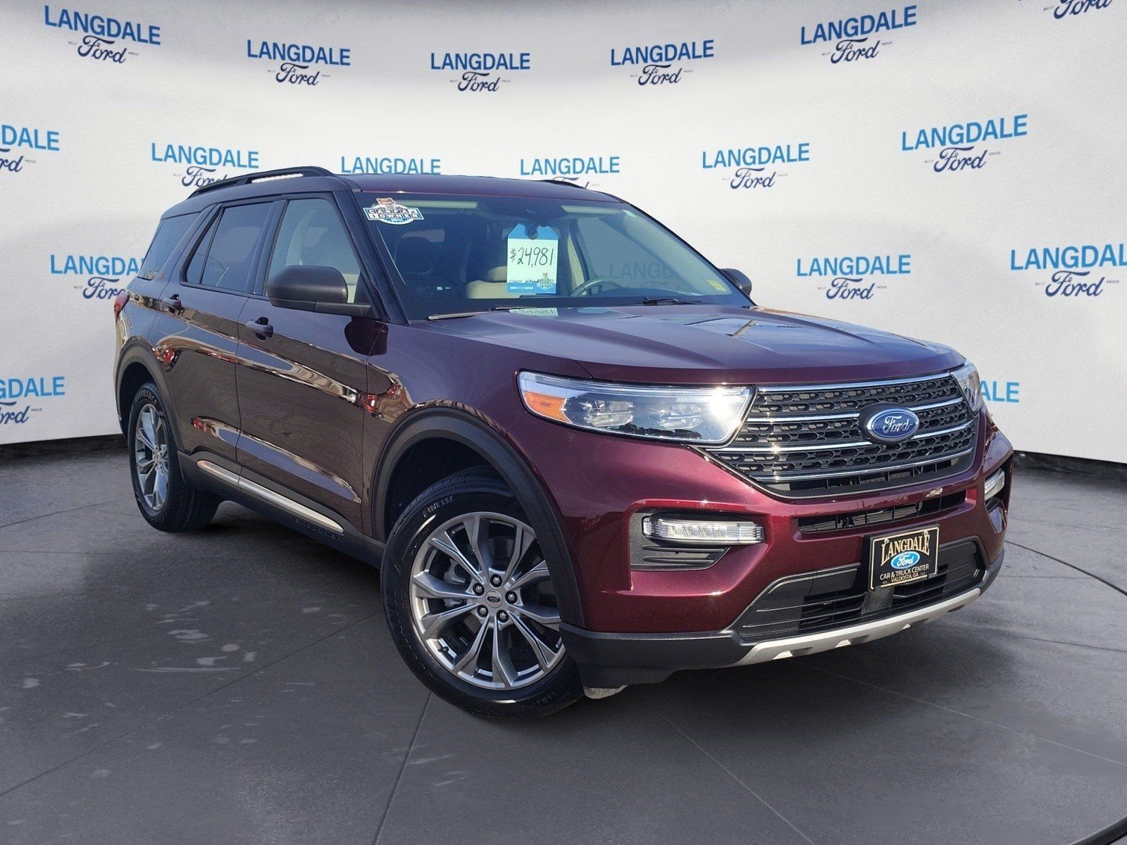 Used 2022 Burgundy Velvet Tinted Clearcoat Ford XLT image 2