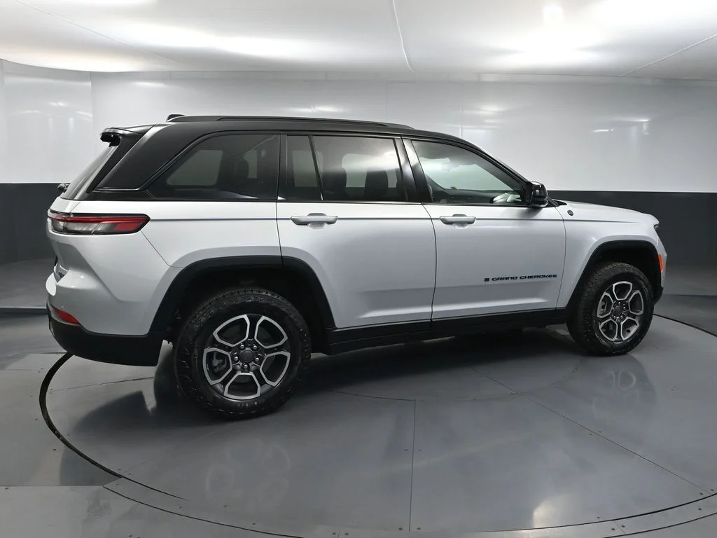 Certified Used 2023 Silver Jeep Trailhawk 4xe image 6