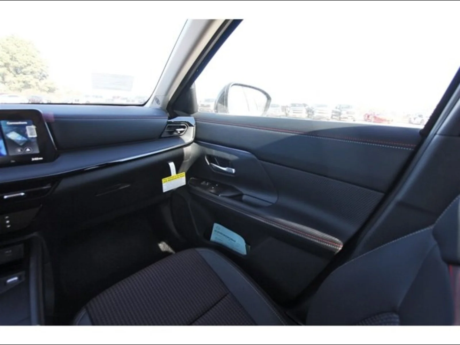 2026 Nissan Kicks SR - 7