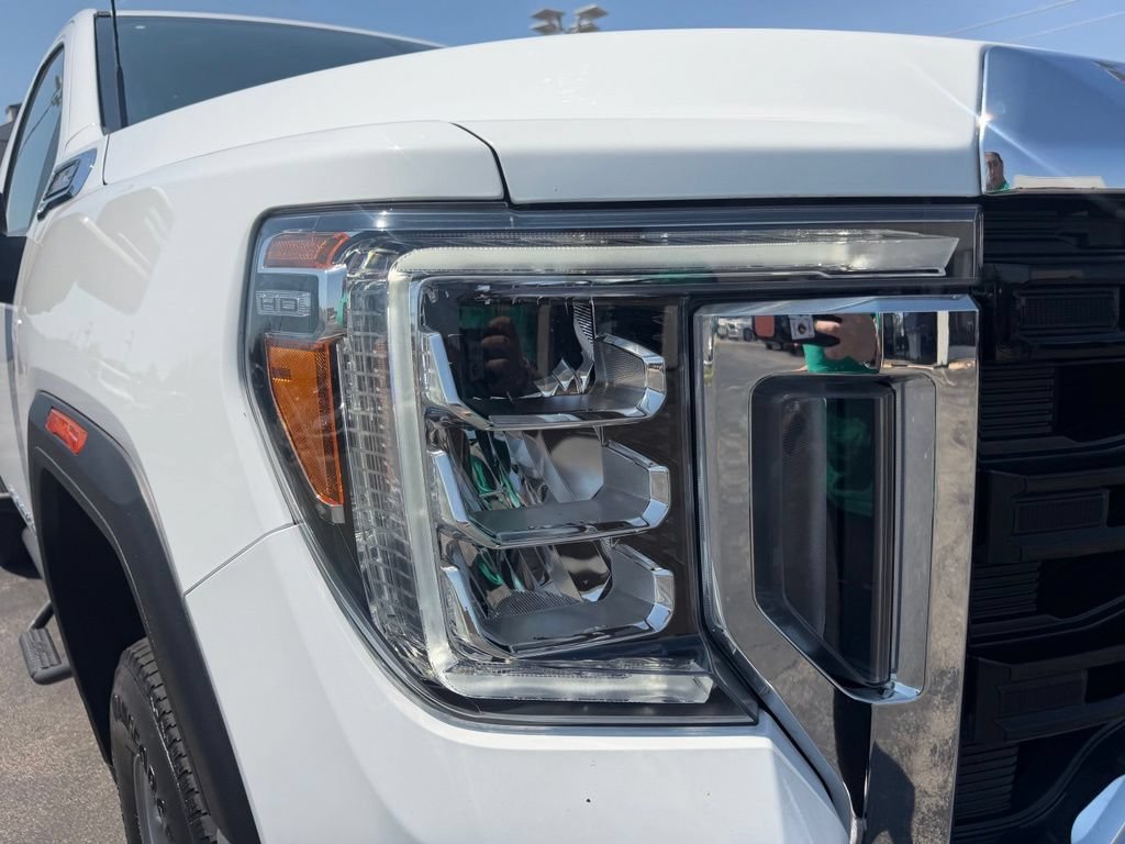 Used 2022 SUMMIT WHITE GMC Pro image 7