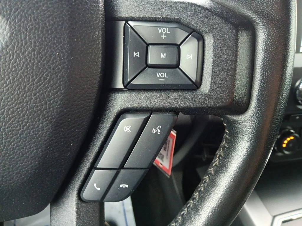 Used 2018 Shadow Black Ford XLT image 31