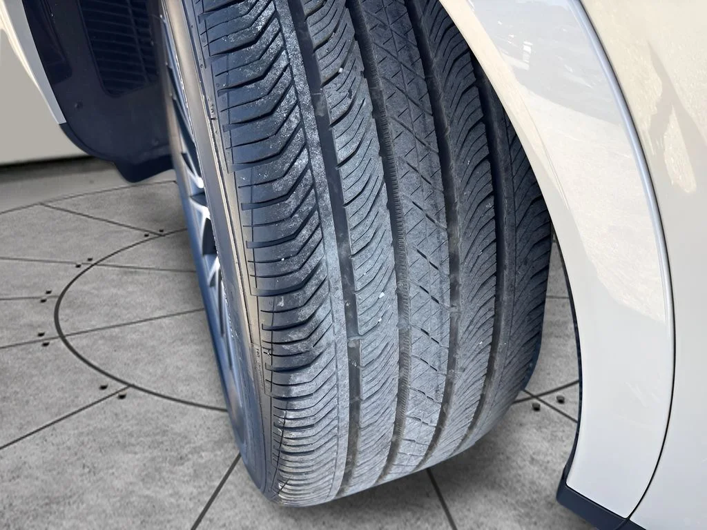 Used 2022  Porsche Base image 35