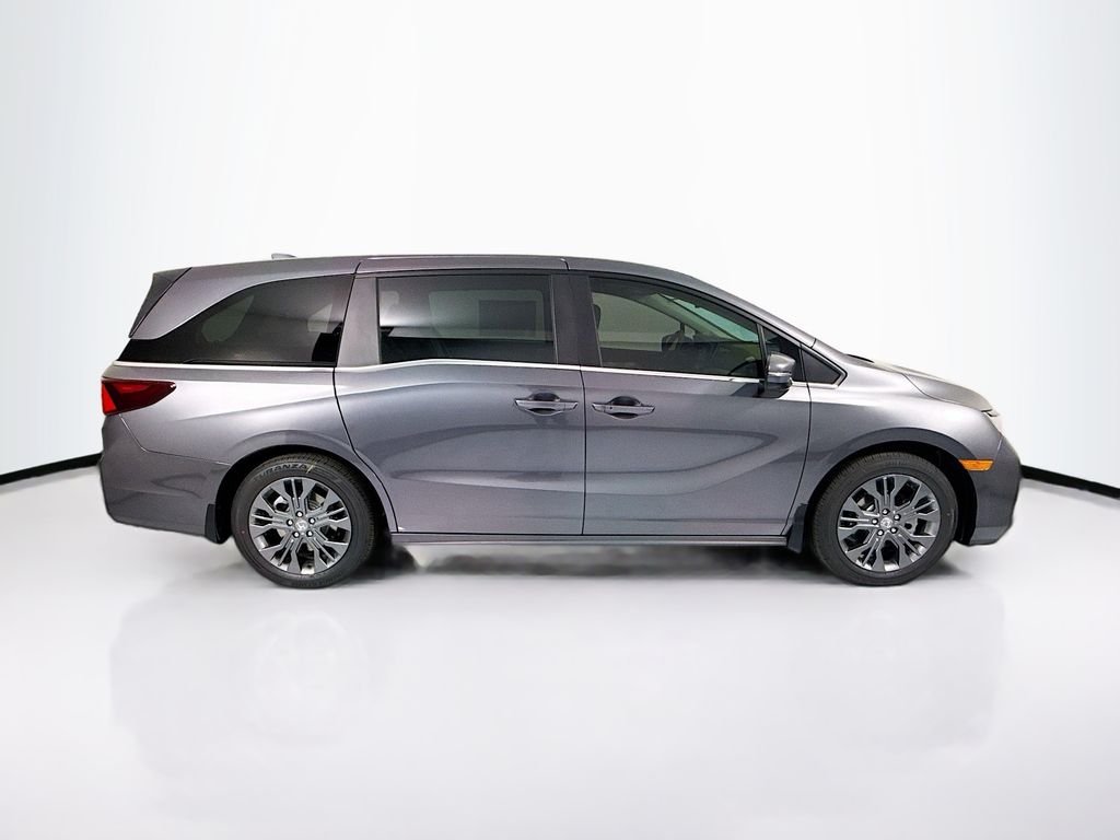 New 2026 Modern Steel Metallic Honda Touring image 4