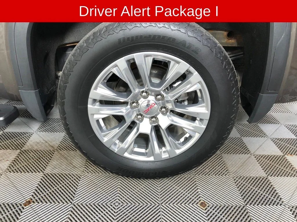 Used 2019 Brown GMC Denali image 21