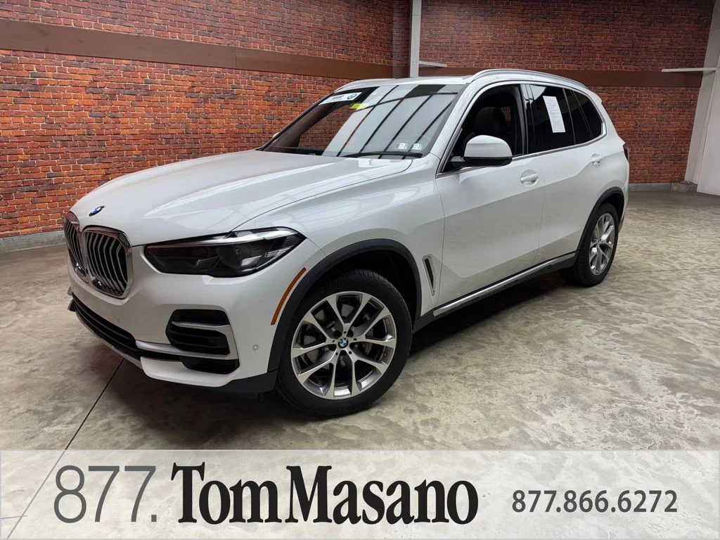 Used 2022 White BMW xDrive40i image 1