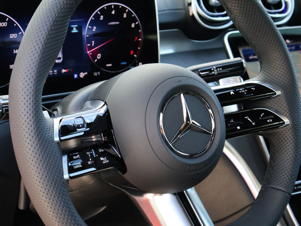 New 2026 MANUFAKTUR Patagonia Red Metallic Mercedes-Benz C 300 image 18