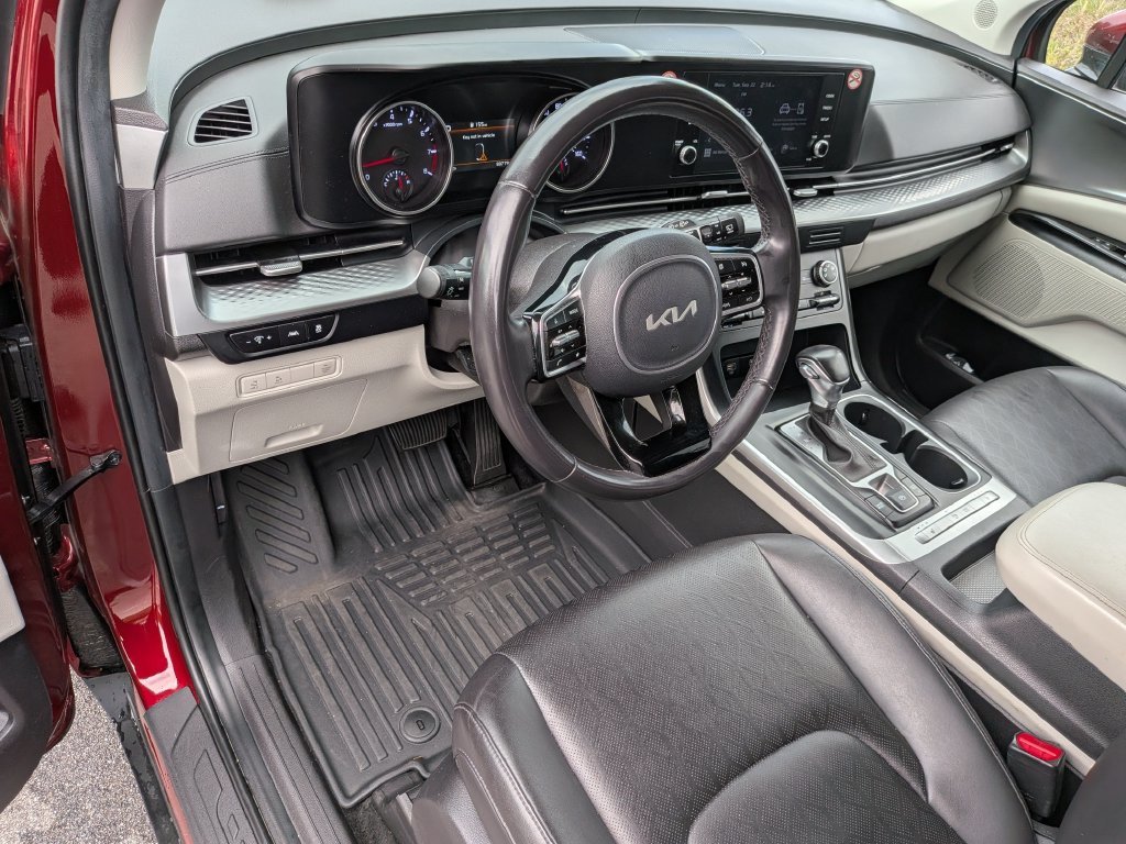 Used 2024 Red Kia LX image 11