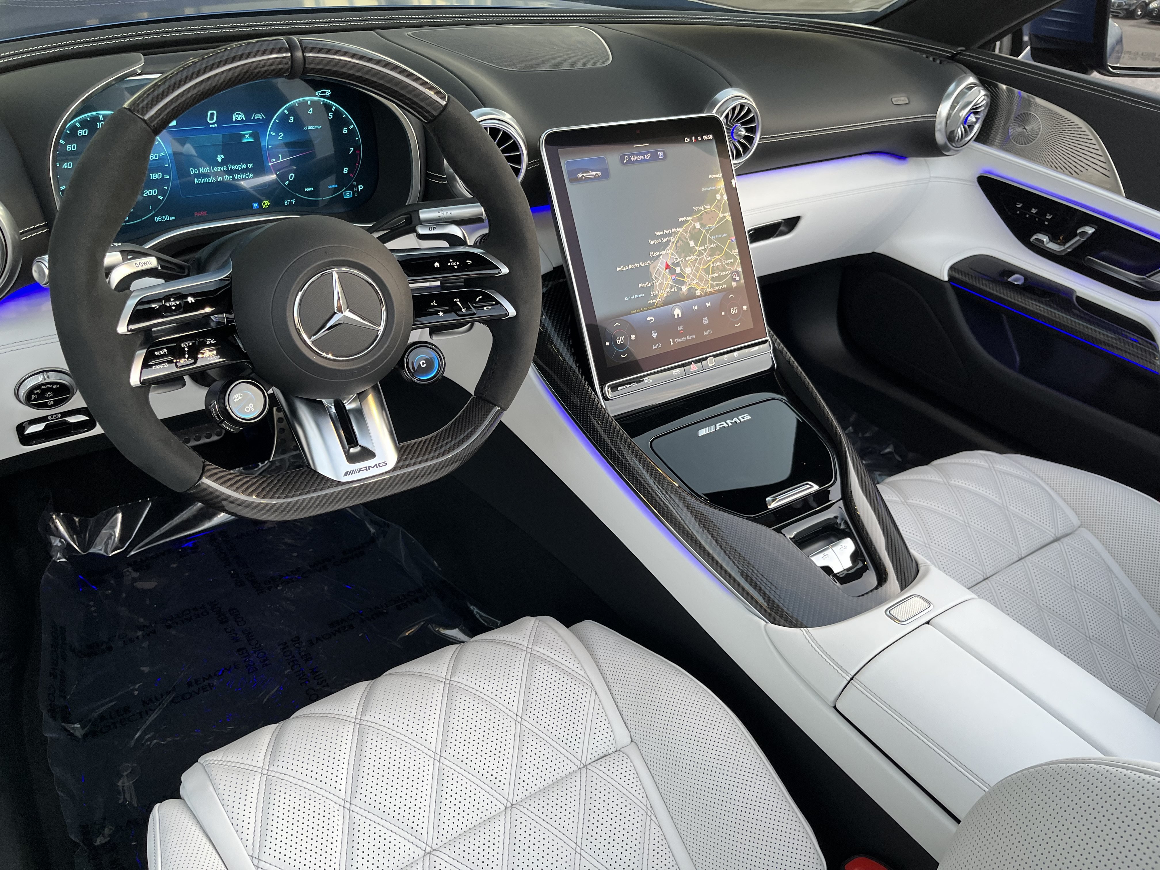 New 2026 MANUFAKTUR Starling Blue Magno Mercedes-Benz AMG® SL 43 image 18