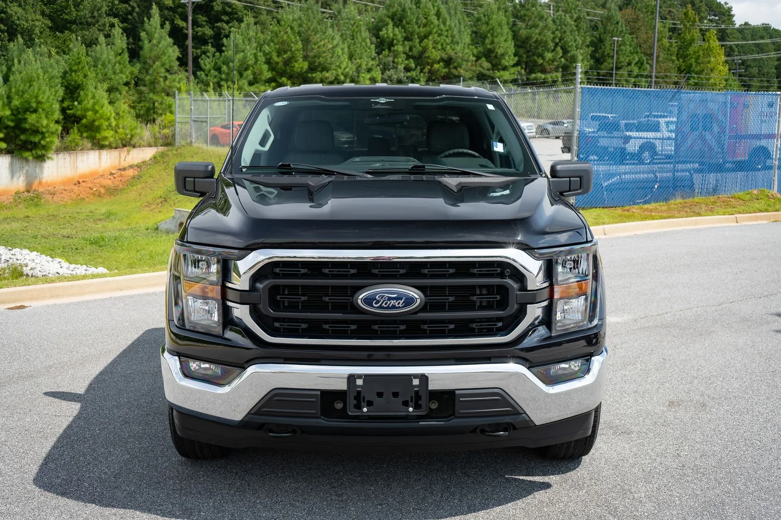 Used 2023  Ford XLT image 2