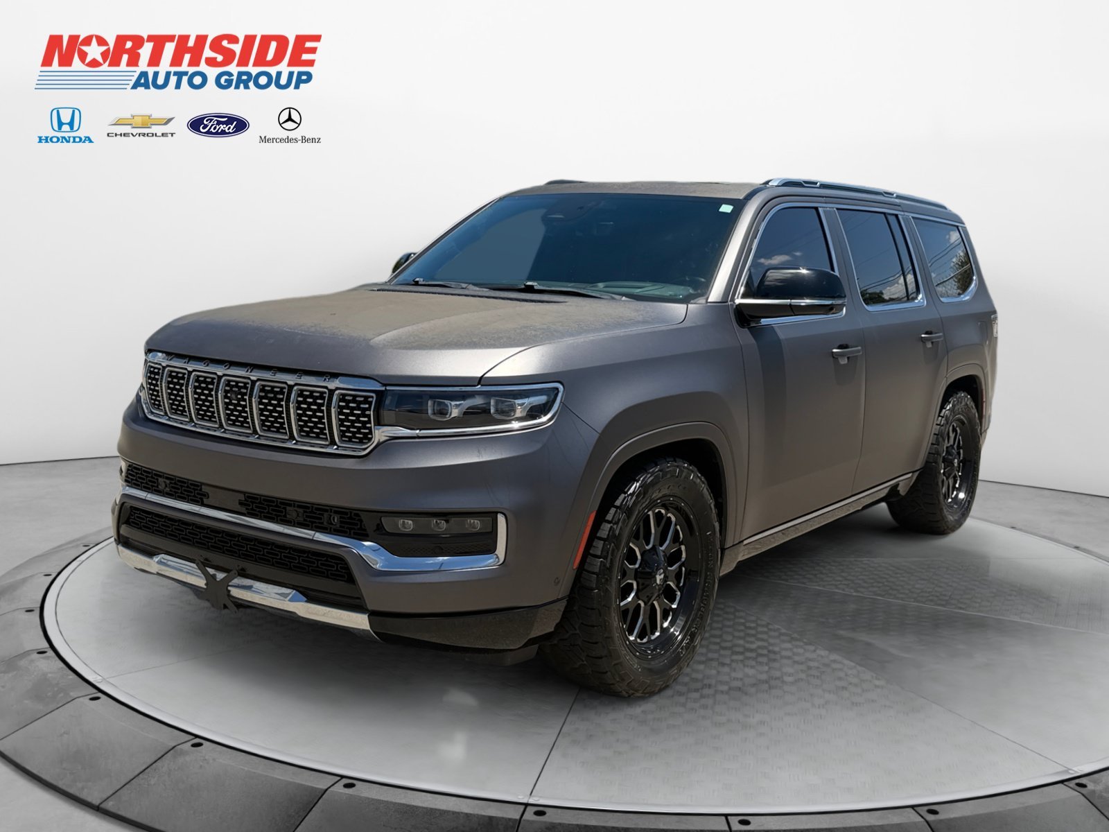 Used 2023 Baltic Gray Metallic Clearcoat Jeep Series III image 3