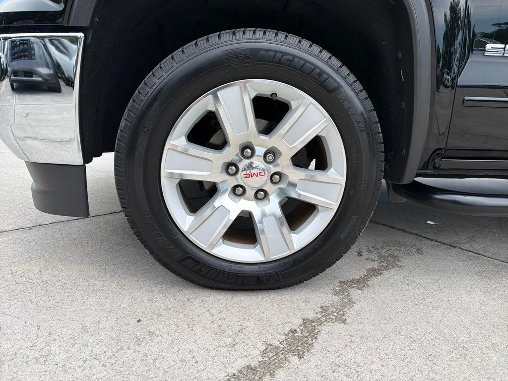 Used 2016 Black GMC SLE image 12
