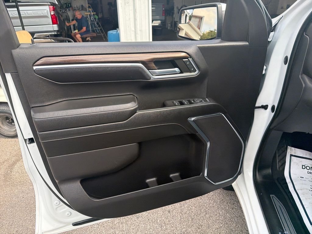 Used 2024 White Chevrolet LT image 12