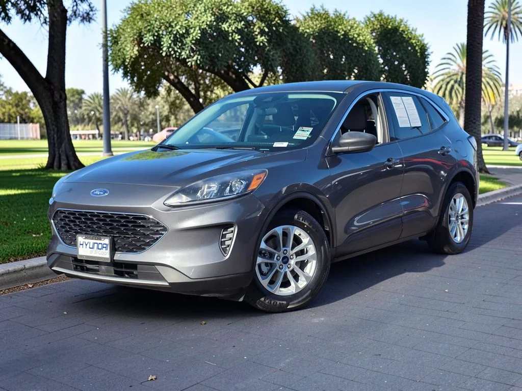 Used 2022 Ford Escape SE with VIN 1FMCU0G60NUA90533 for sale in El Cajon, CA