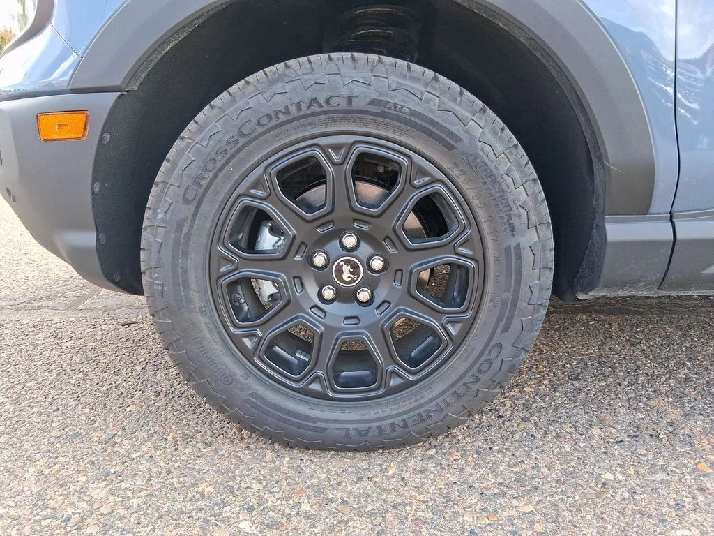 New 2025 Azure Gray Metallic Tri-Coat Ford Badlands® image 25
