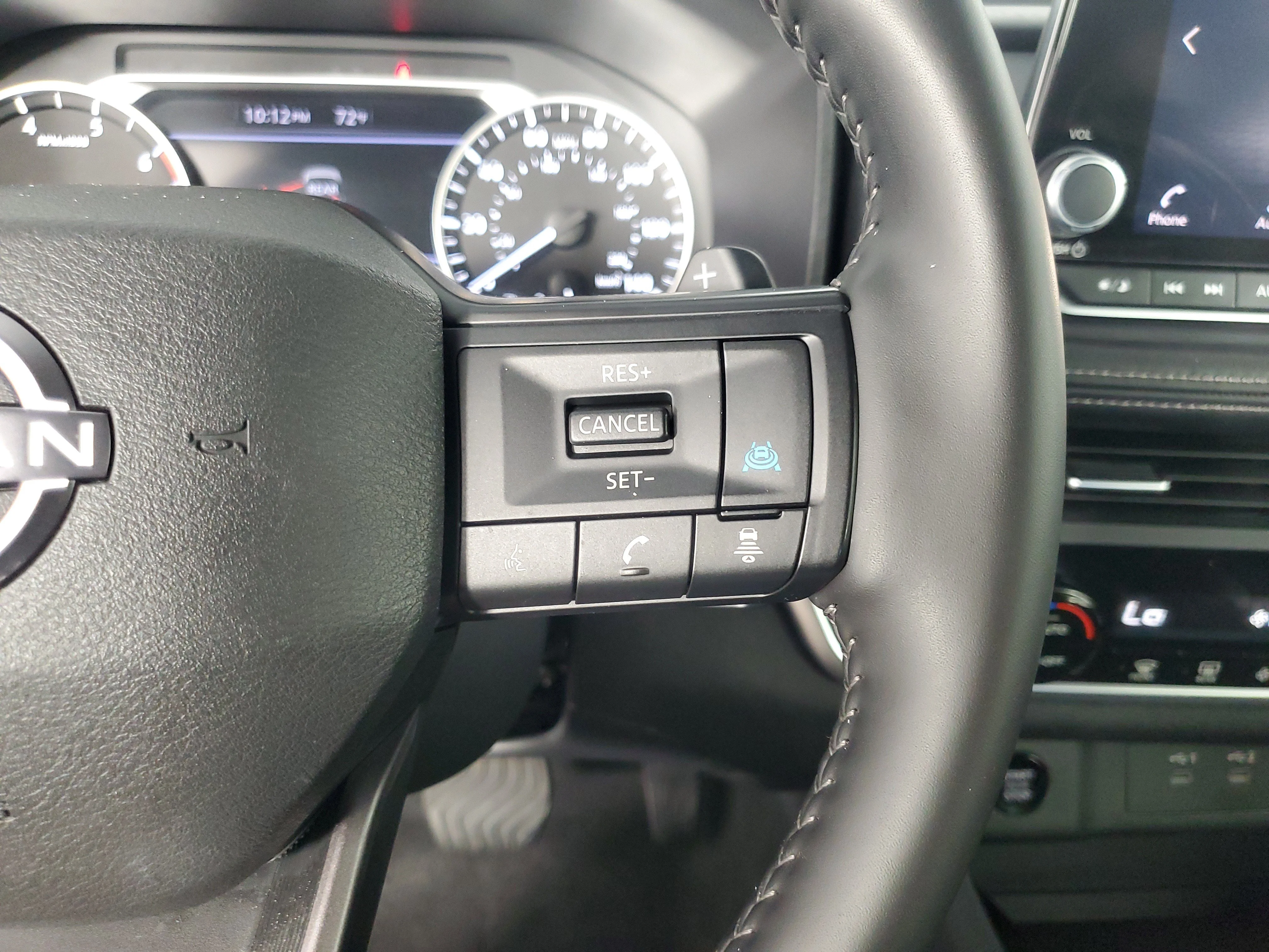 2025 Nissan Rogue SV - Photo 24