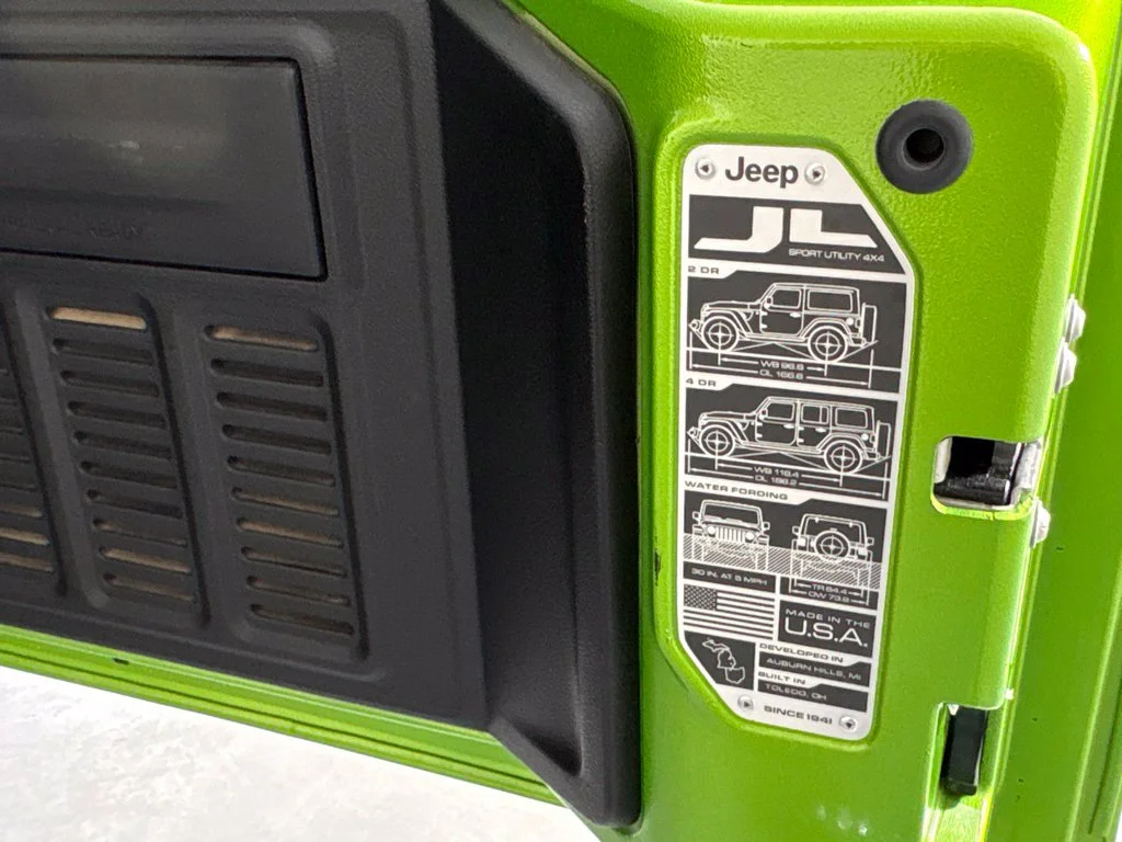 Used 2019 Green Jeep Sport S image 22