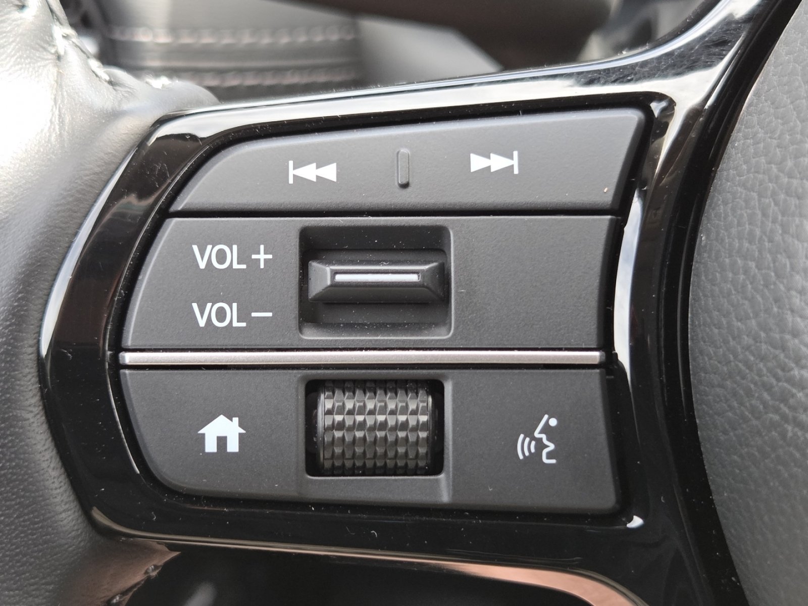 2025 Honda HR-V EX-L - Photo 12