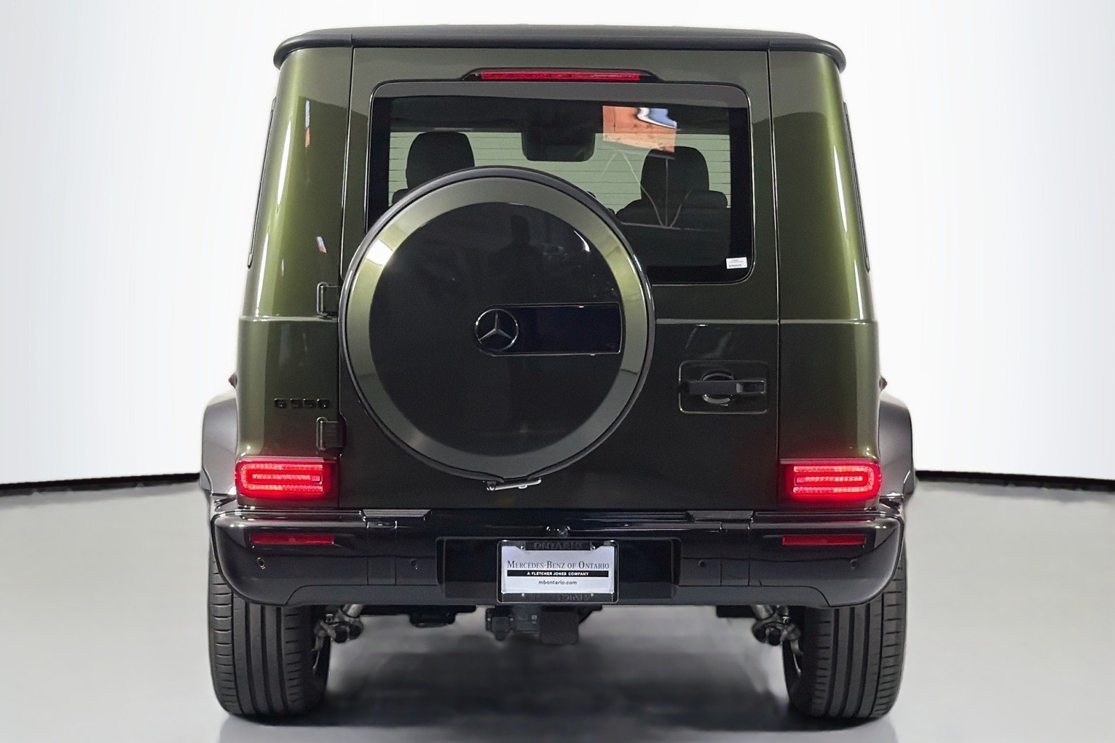 Certified Used 2025 MANUFAKTUR Olive Metallic Mercedes-Benz G 550 image 5