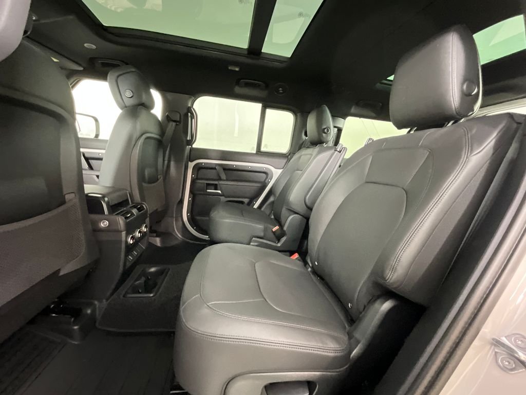 New 2026 Borasco Grey Land Rover X-Dynamic SE image 5