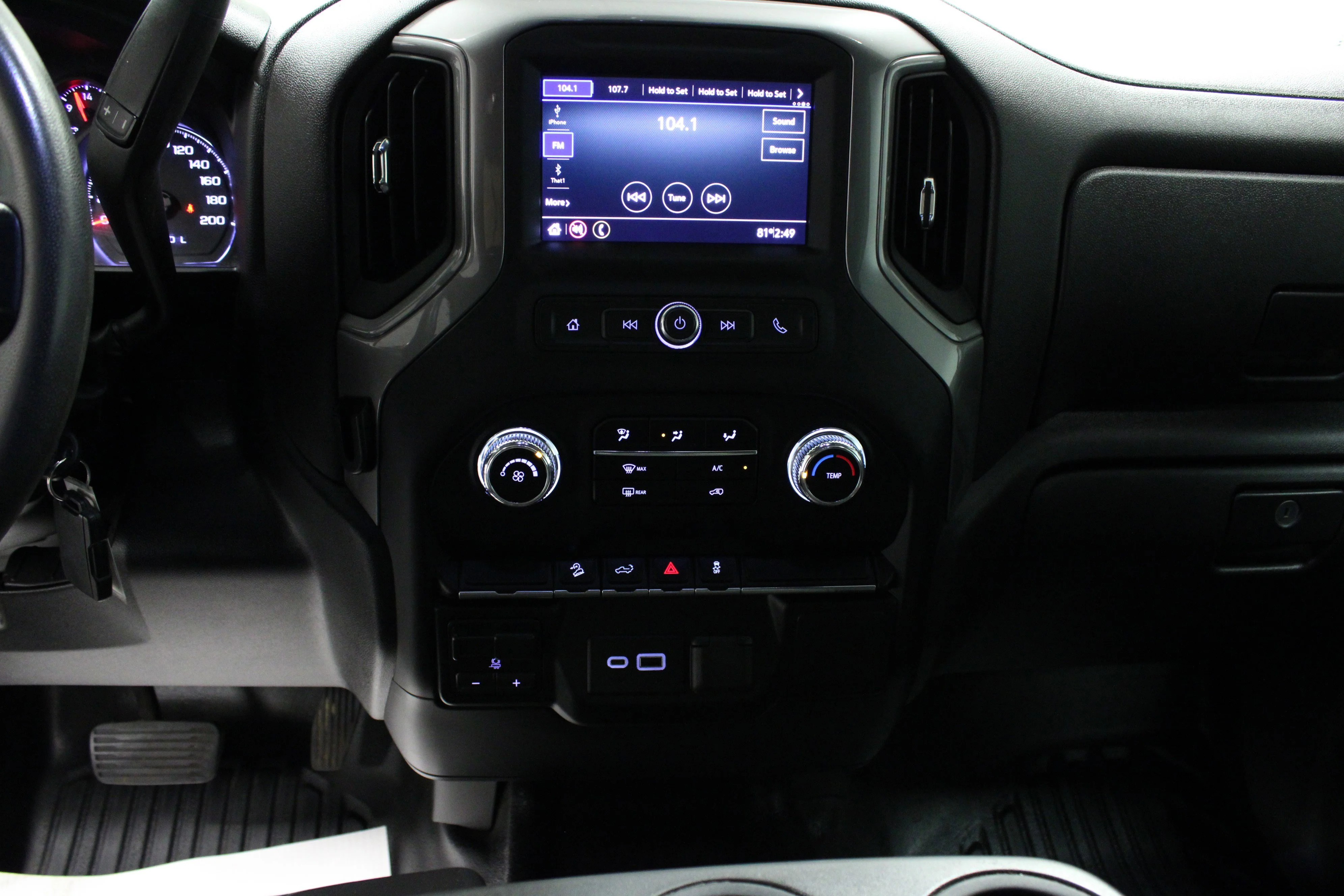 Used 2023 Forest Metallic GMC Pro image 16