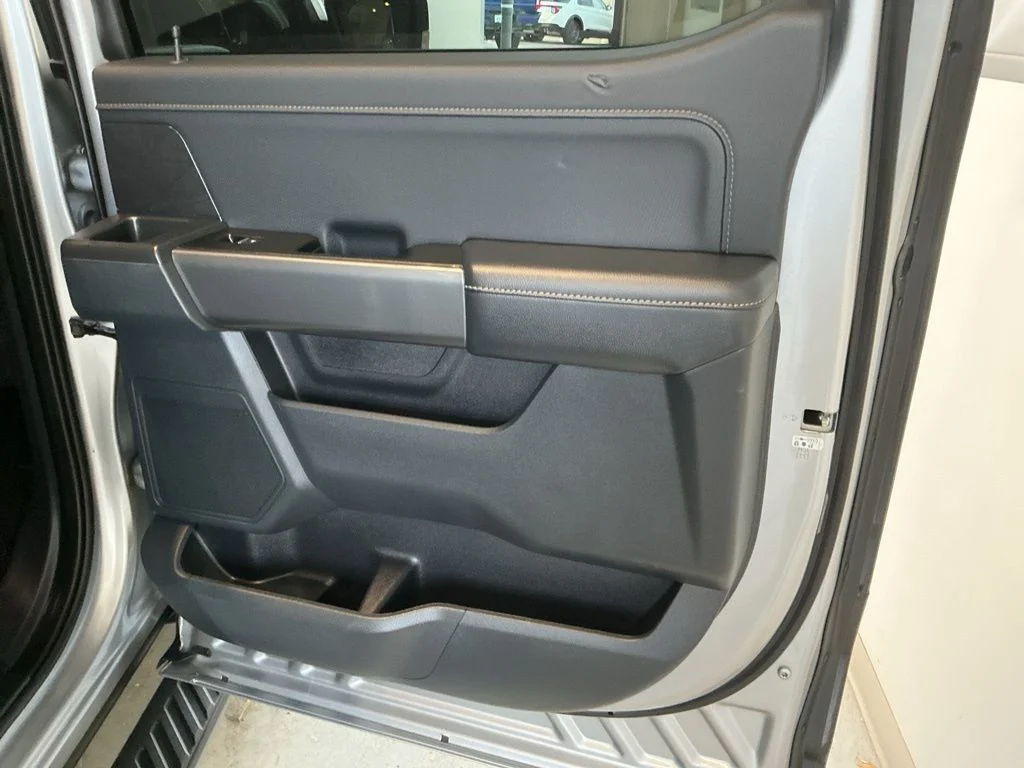 Used 2022 Silver Ford XLT image 21