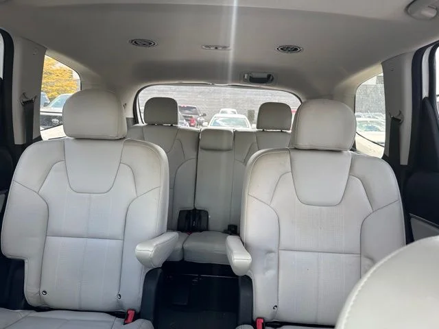 Used 2021 White Kia EX image 8