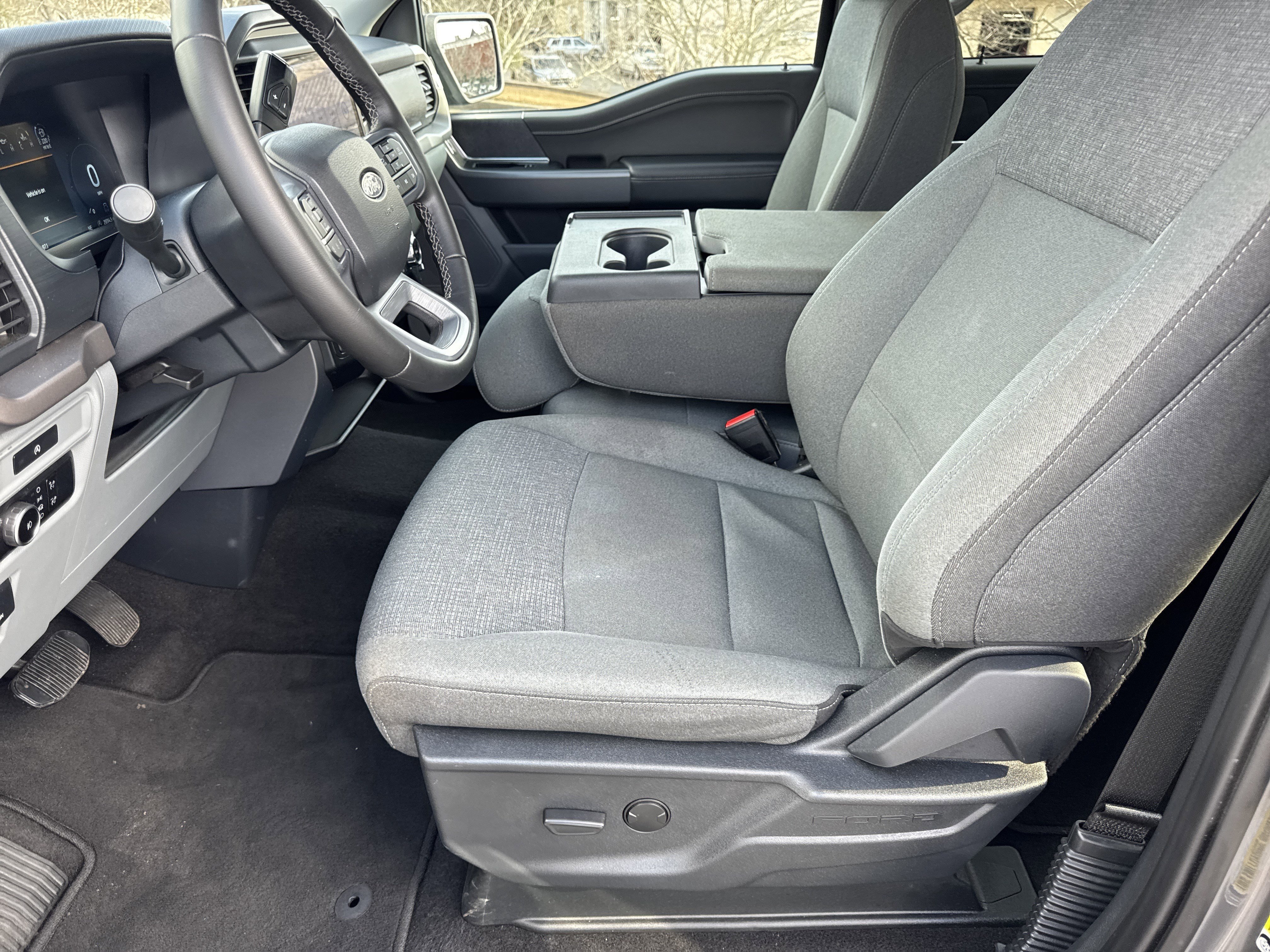 2025 Ford F-150 XLT - Photo 9