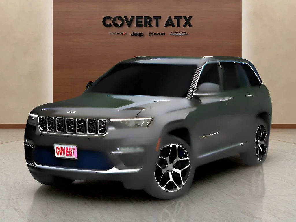 Used 2023  Jeep Summit Reserve image 5