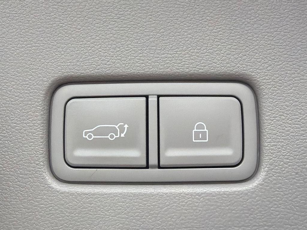New 2026 Black Hyundai Blue SEL Premium 8P image 19